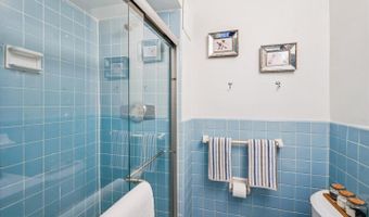 5005 BATTERY Ln #1, Bethesda, MD 20814