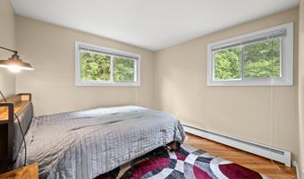 7 Tamarack Dr, Clinton, CT 06413