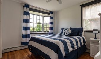 64 Juniper Trl, Narragansett, RI 02882