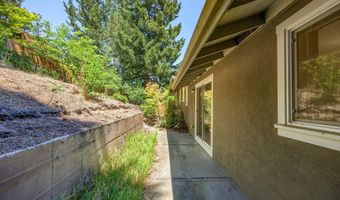 1037 Pinecrest Ter, Ashland, OR 97520