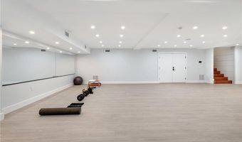 511 Ocean Ave, Newport, RI 02840