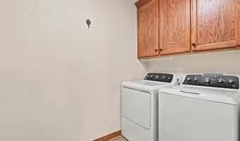1306 Porter Ave, Aurora, MO 65605