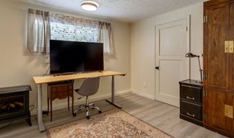 10210 SW CRESTWOOD Ct, Beaverton, OR 97008