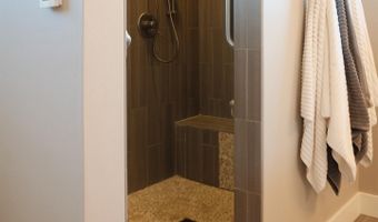 103 Andrews Ct, Alton, IA 51003