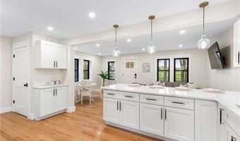 540 Middle Hwy, Barrington, RI 02806