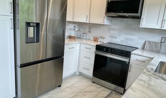 10 Crawford Dr, Bath, ME 04530