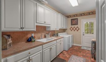 400 Crouch Rd, Benton, LA 71006