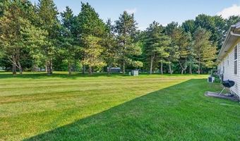 7774 E Ridge Dr, Almont, MI 48003