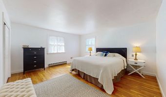 42 Wedgewood Dr, Danbury, CT 06811