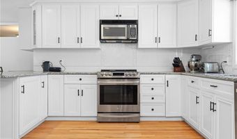 331 Third Beach Rd, Middletown, RI 02842