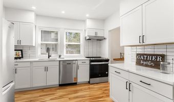 124 Vine St, East Providence, RI 02914