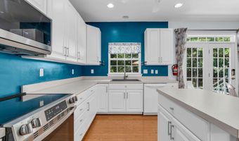 18 Foxmoor Ln, Bayville, NJ 08721