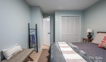 6 Valleywood Ct, Asheville, NC 28803