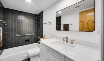 1030 S Fernandez Ave S 4-M, Arlington Heights, IL 60005