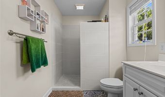 110 Lightwater Dr, Aberdeen, NC 28315