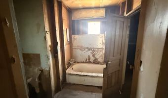 14055 Walnut, Armona, CA 93202