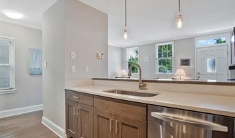 320 CHESTER Ave, Annapolis, MD 21403