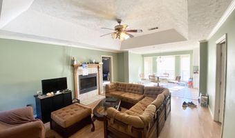 104 Travis Dr, Crystal Springs, MS 39059