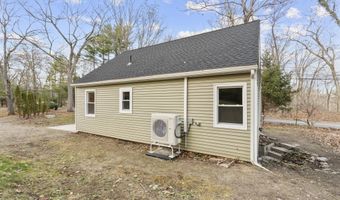 117 W Chippen Hill Rd, Burlington, CT 06013