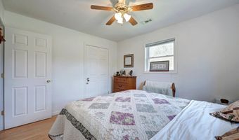 6257 E Calvertville Rd, Bloomfield, IN 47424