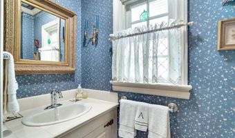 200 WALNUT Ln, Ambler, PA 19002