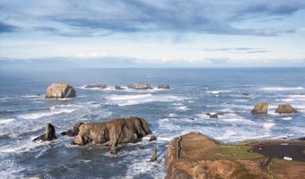 1323 VILLAGE Loop, Bandon, OR 97411