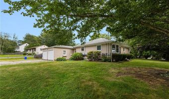 82 Sherry Ave, Bristol, RI 02809