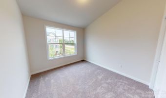 2704 S Spurway Dr, Ann Arbor, MI 48105