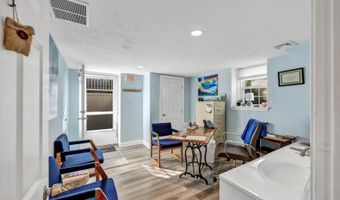 677 W West Main St, Barnstable, MA 02630