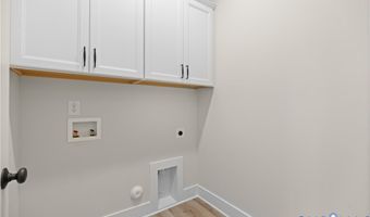 10290 Szalay Ln, Ashland, VA 23005