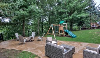 312 Brookshire Ct, Altoona, WI 54720