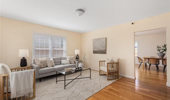 18 Cross St, East Providence, RI 02914
