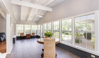 8675 W Fairway Dr, Baton Rouge, LA 70809