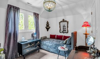 8 Sunny Ridge Dr, Asheville, NC 28804