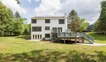 3999 Edmonton Ct, Ann Arbor, MI 48103