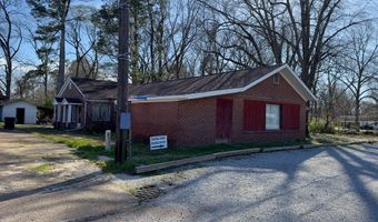 232 E Calhoun St, Bruce, MS 38915