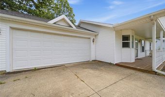 5390 Savannah Dr, Ashtabula, OH 44004
