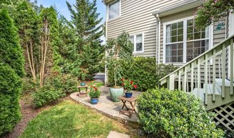 21493 CHICKACOAN Trl, Broadlands, VA 20148
