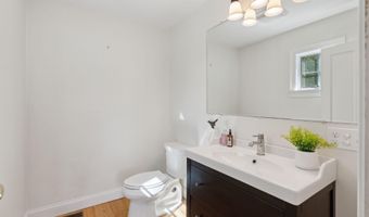 11 Linden St, Bath, ME 04530