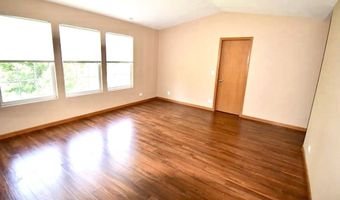 12 Millbrook Ct, Algonquin, IL 60102