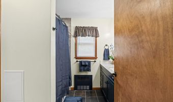 121 Maltbie Dr, Amsterdam, NY 12010