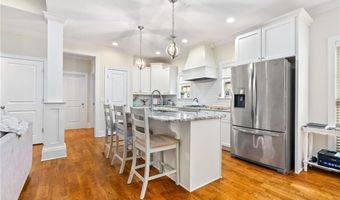 2217 N DONAHUE Dr, Auburn, AL 36830