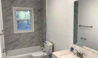 1123 Waterbury Rd APT 2A, Cheshire, CT 06410