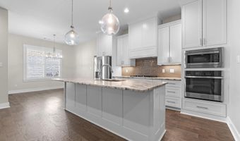7901 S Shoreline Blvd, Benton, AR 72019