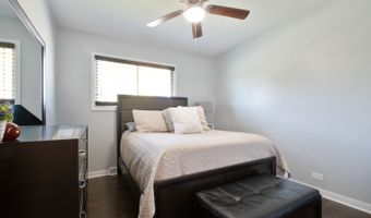 441 S Yale Ave, Addison, IL 60101