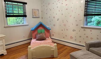 42 Ledge Rd, Coventry, RI 02816