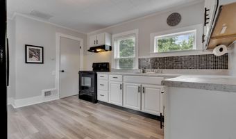 12 Maple St, Bath, ME 04530