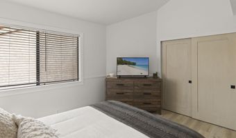 1963 Swallow Ln, Carlsbad, CA 92009