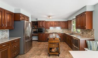 2 Spinney Ln, North Kingstown, RI 02852