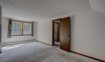 12 School House Hl, Burlington, CT 06013